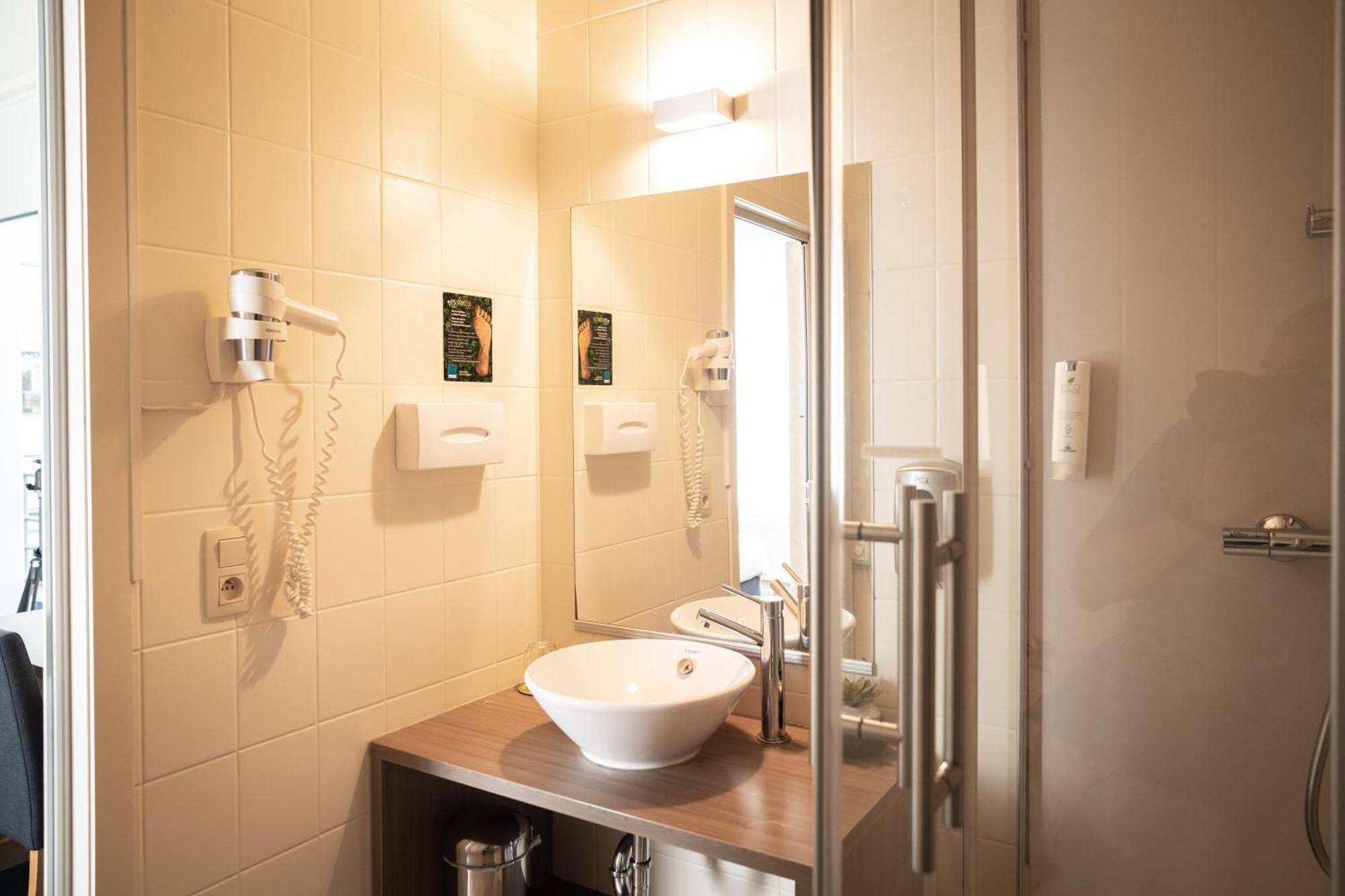 Hotel Essenza Puurs ภายนอก รูปภาพ