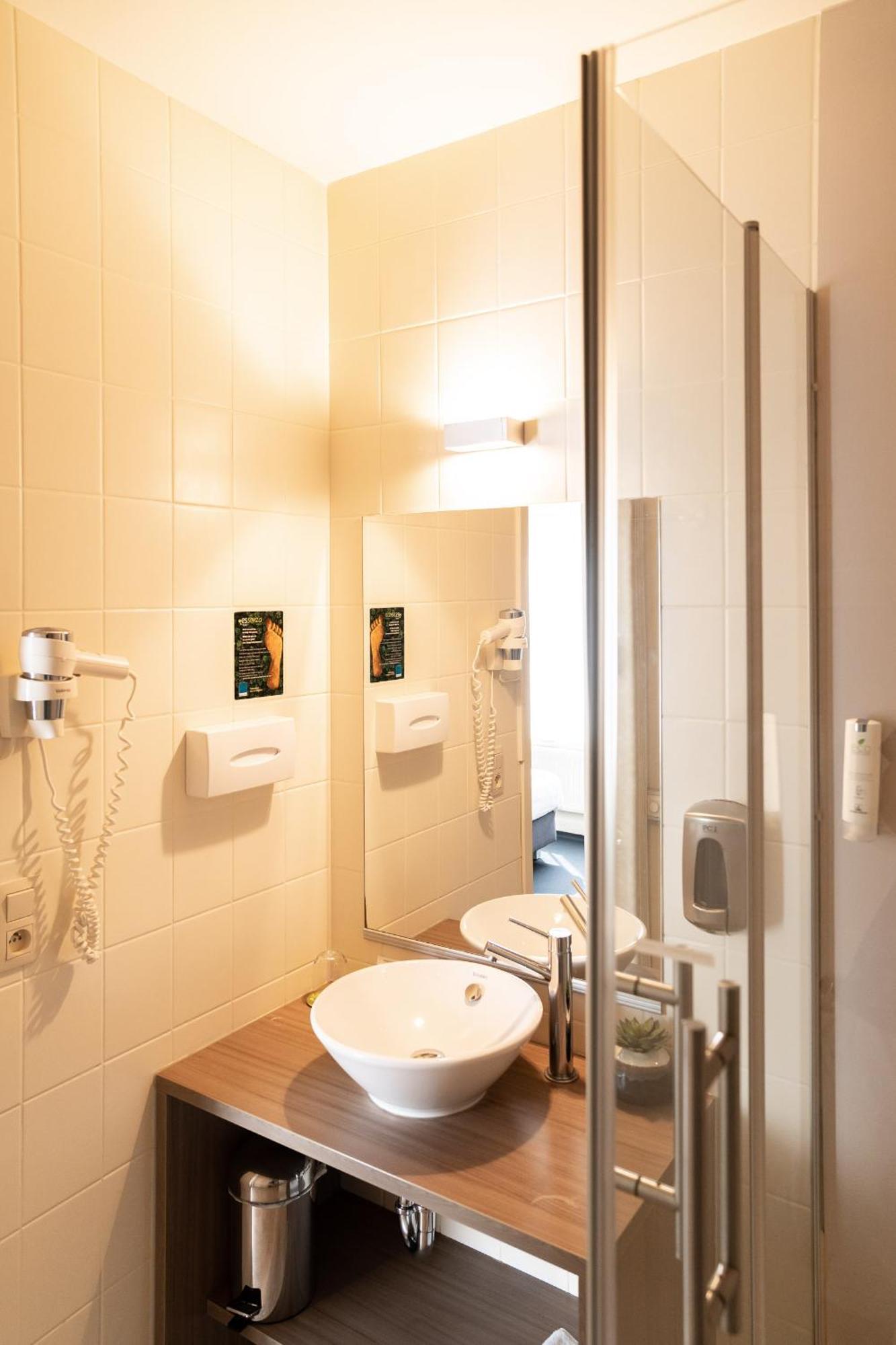 Hotel Essenza Puurs ภายนอก รูปภาพ