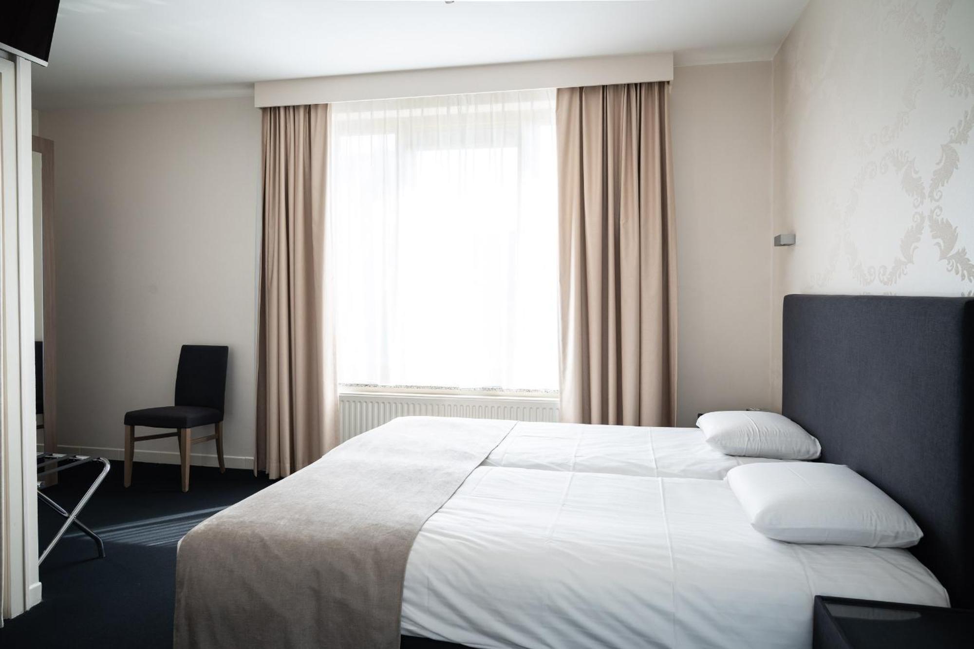 Hotel Essenza Puurs ภายนอก รูปภาพ