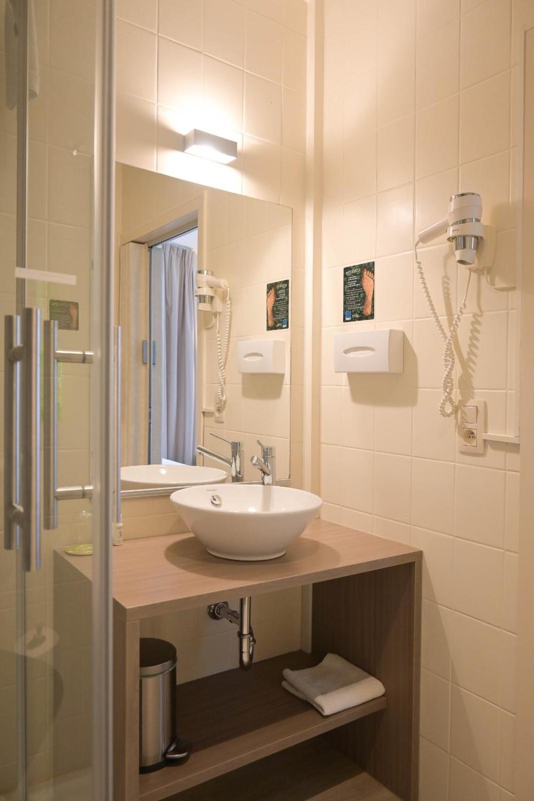 Hotel Essenza Puurs ภายนอก รูปภาพ