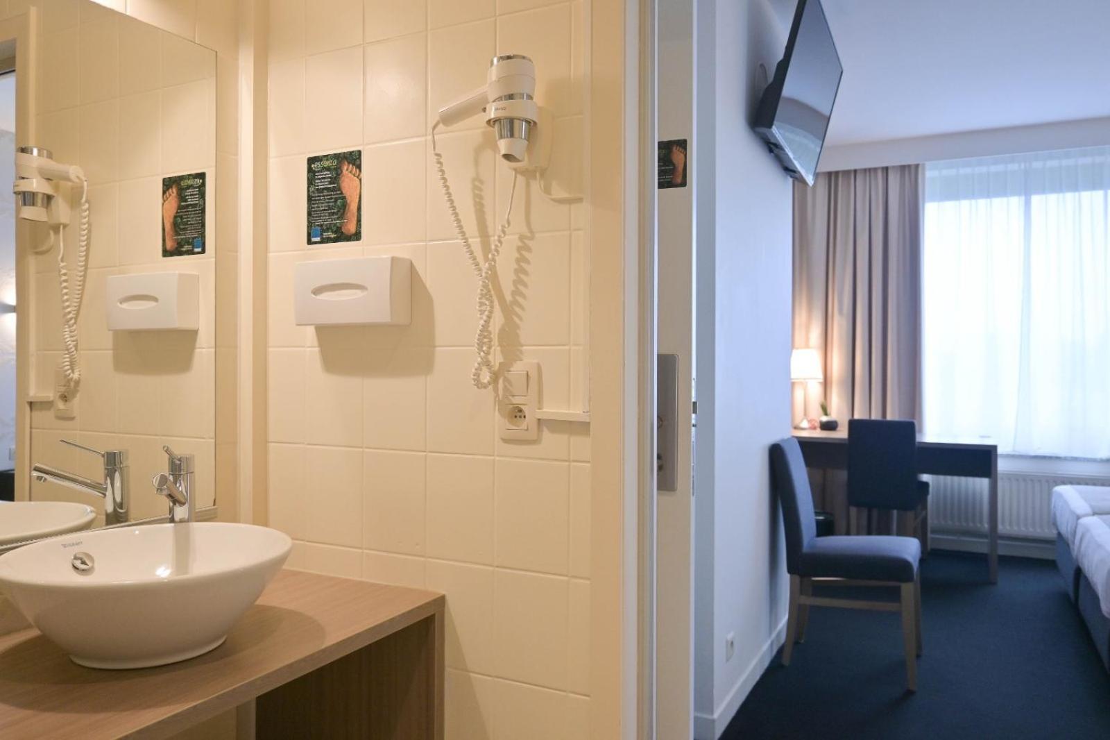 Hotel Essenza Puurs ภายนอก รูปภาพ